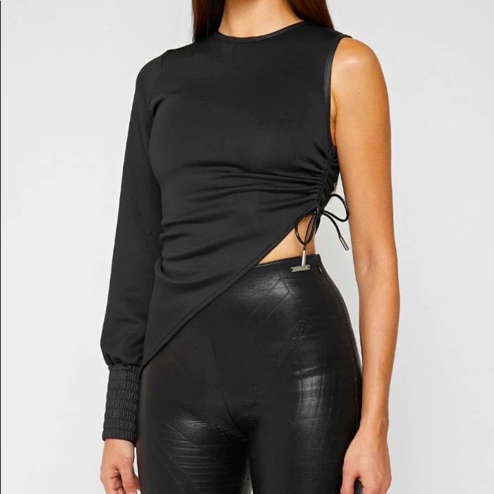 ASYMMETRIC RUCHED SIDE TOP - BLACK